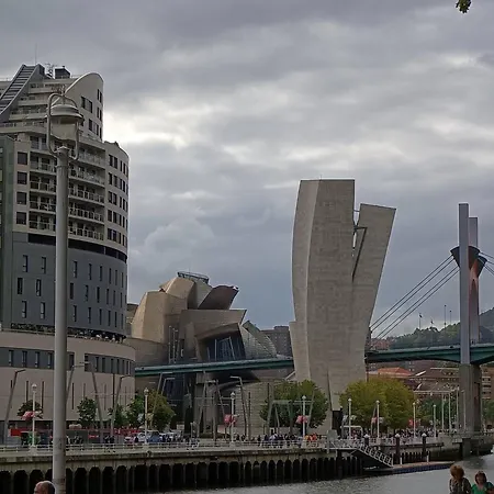 Coqueto Frente Al Guggenheim Apartamento *